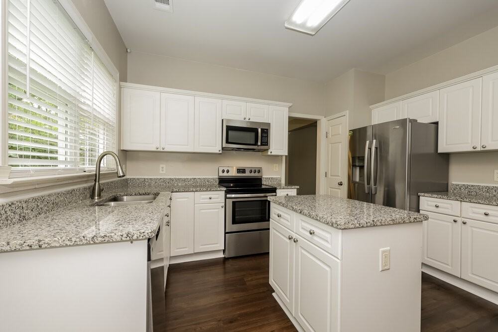 2214 Cardiff Ln - Photo 7 of 17
