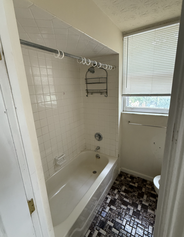 212 Mcclelland Ave #2 - Photo 2 of 6