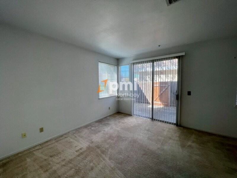 58 Manchester Dr - Photo 3 of 13