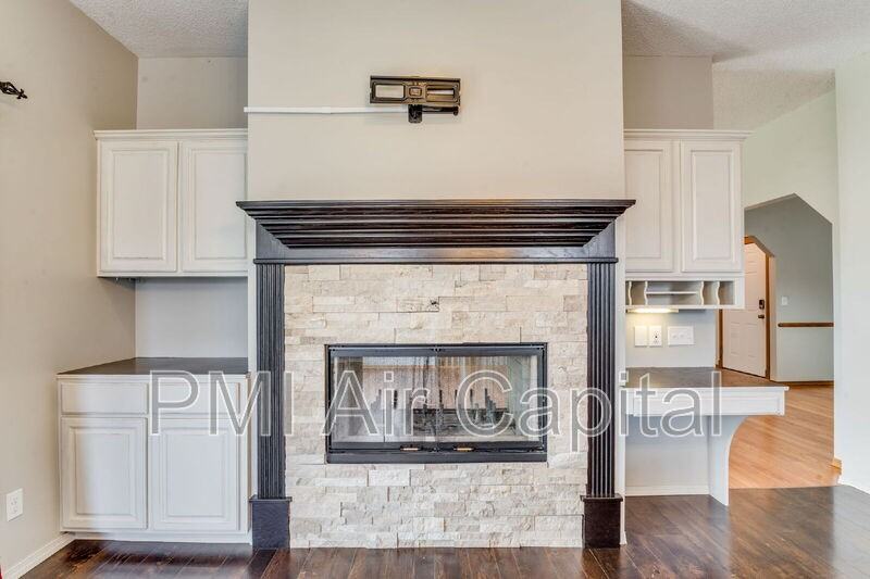2431 Eastridge St - Photo 6 of 19