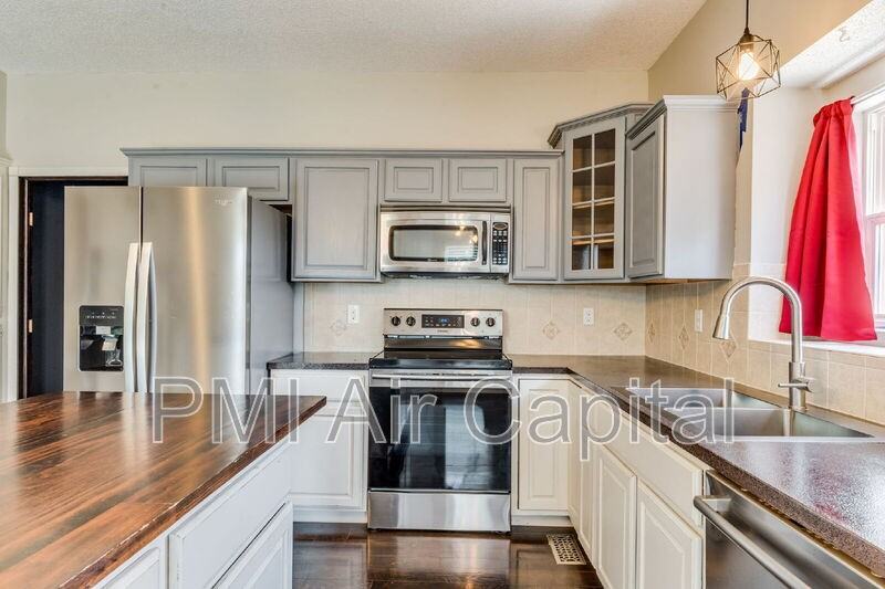 2431 Eastridge St - Photo 7 of 19
