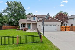 460 E Cloverleaf Dr - Photo 1 of 1