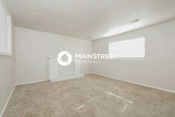 15814 E Exposition Dr - Photo 3 of 18