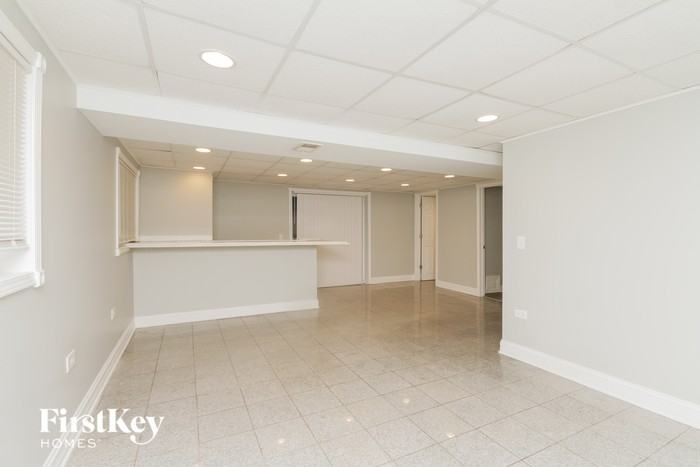 0S459 East St - Photo 3 of 16