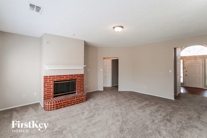 1016 Chancellorsville Pkwy - Photo 2 of 15