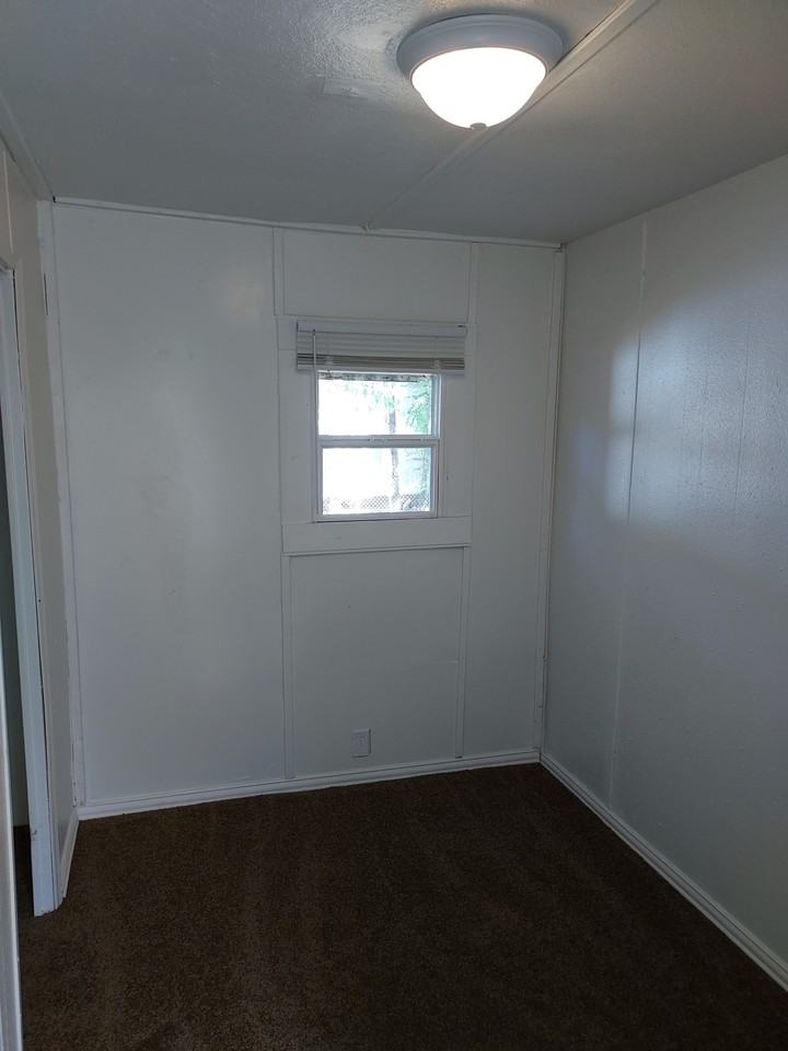826 Queens Dr #NA - Photo 5 of 8