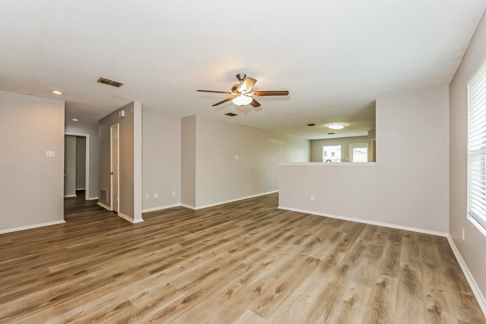 1104 Cottonwood Dr - Photo 3 of 16