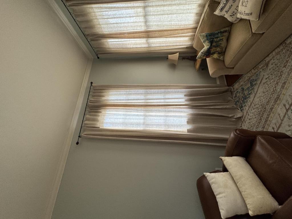 916 Jena St - Photo 5 of 18