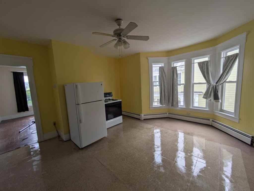 310 Amherst St - Photo 3 of 11