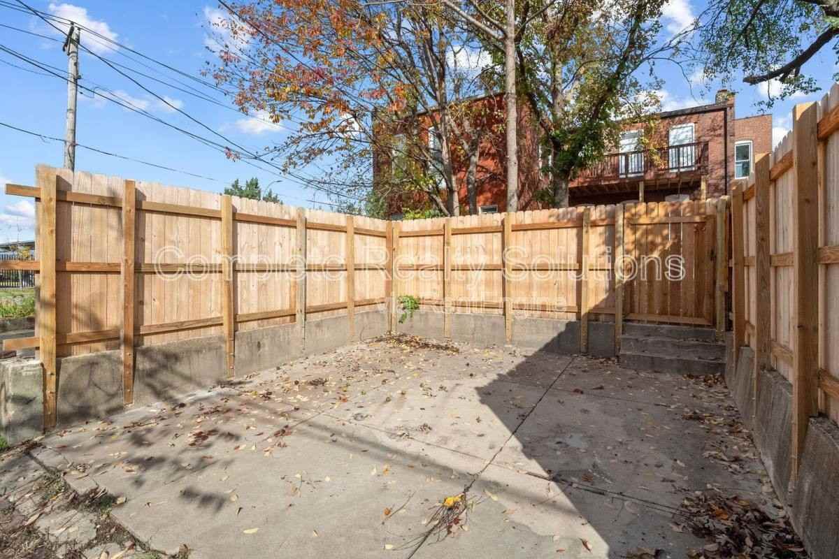 3456 Chippewa St #1 - Photo 3 of 10