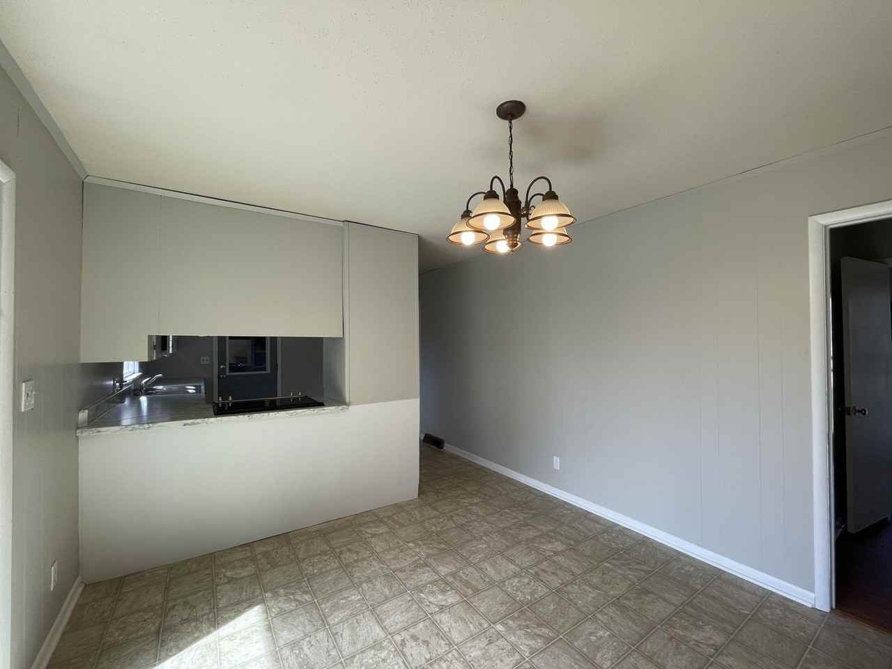 8413 Madison Pike - Photo 2 of 25