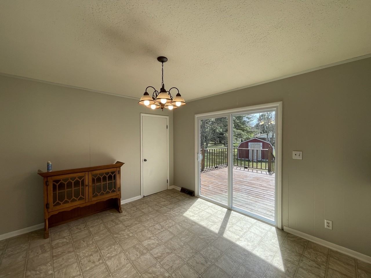 8413 Madison Pike - Photo 3 of 25