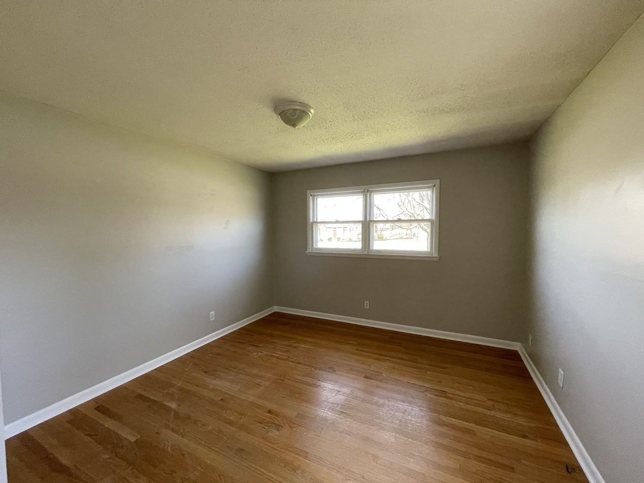 8413 Madison Pike - Photo 2 of 25