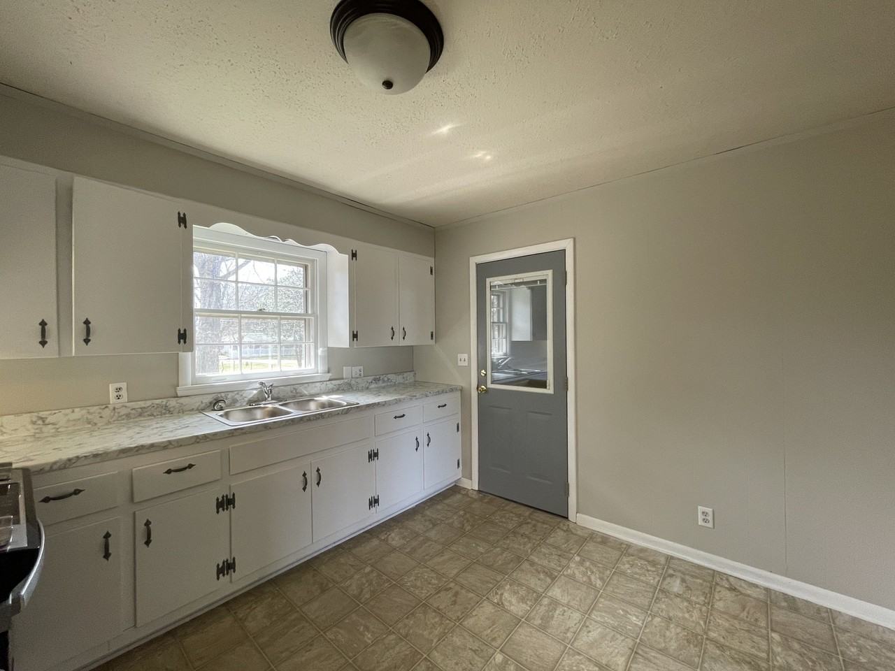 8413 Madison Pike - Photo 7 of 25