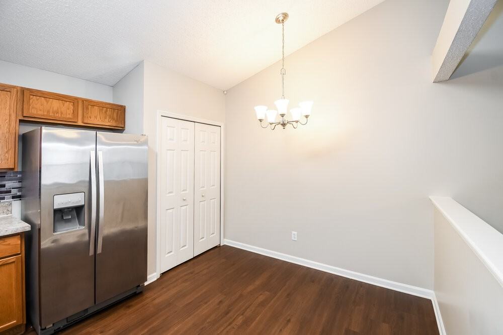 2041 Hunters Trace Cir - Photo 5 of 16
