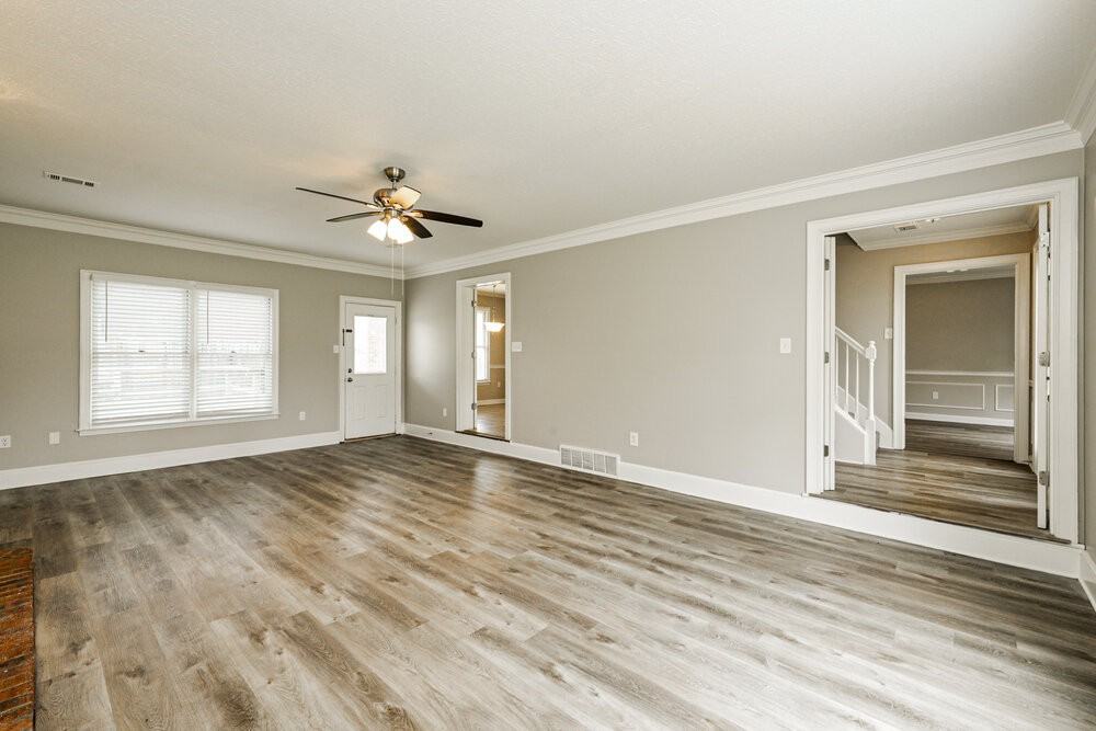 7440 Richmond Rd - Photo 5 of 17