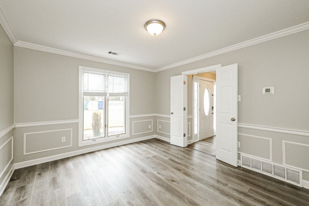 7440 Richmond Rd - Photo 7 of 17