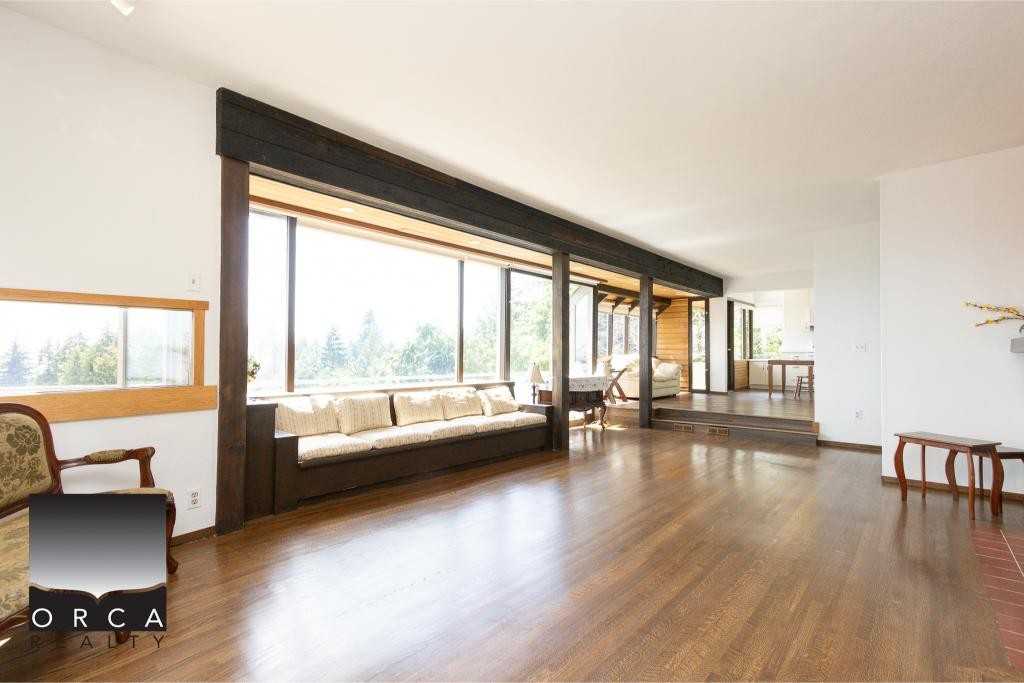 4174 Rose Cres - Photo 2 of 50