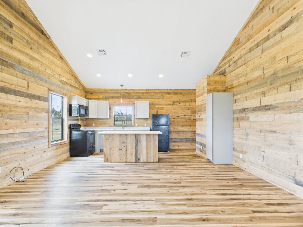 157 Hill Country Cabin Ln - Photo 3 of 14