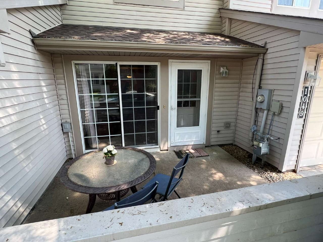 1049 Lovell Ave W - Photo 2 of 18