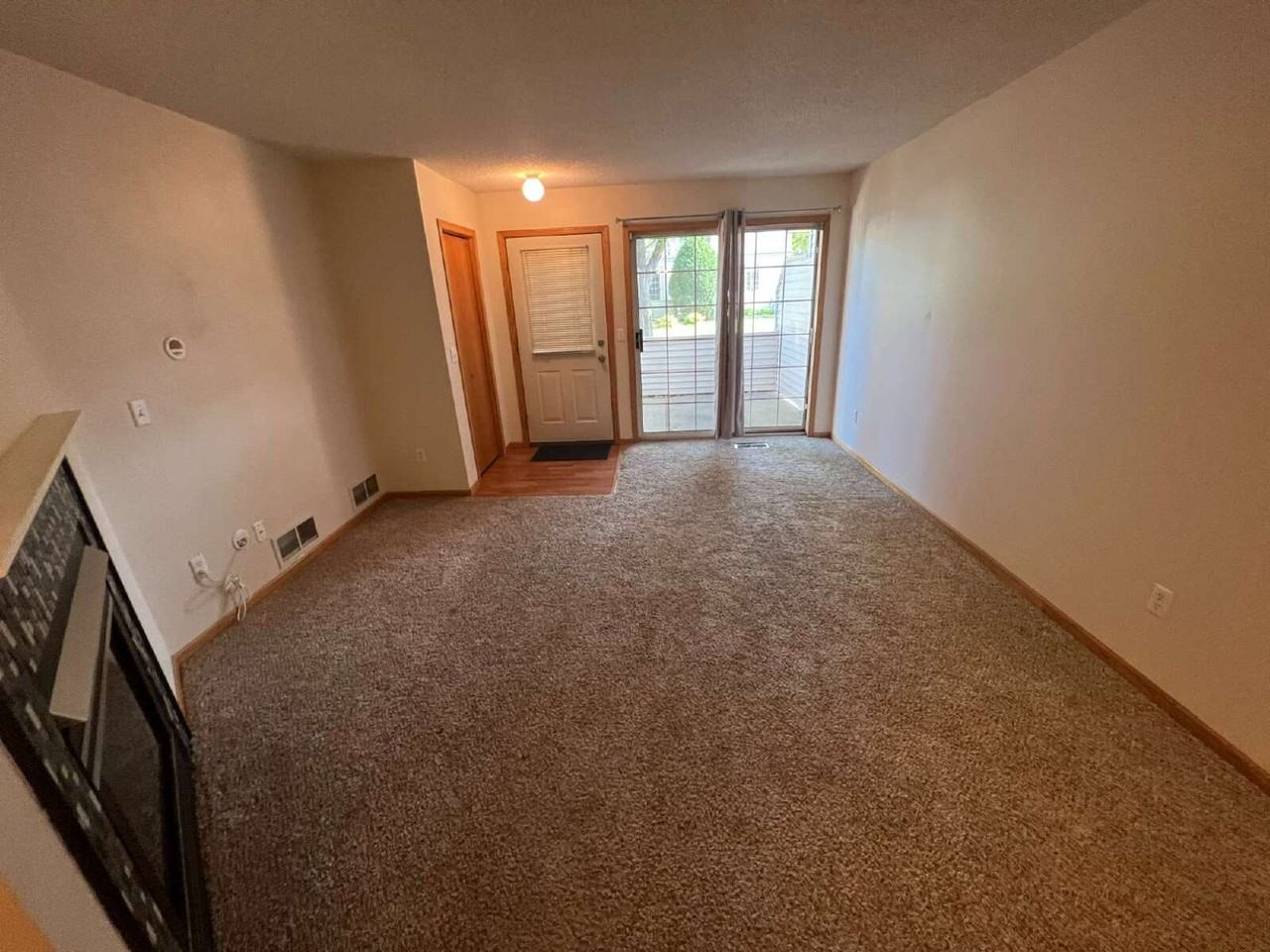 1049 Lovell Ave W - Photo 3 of 18