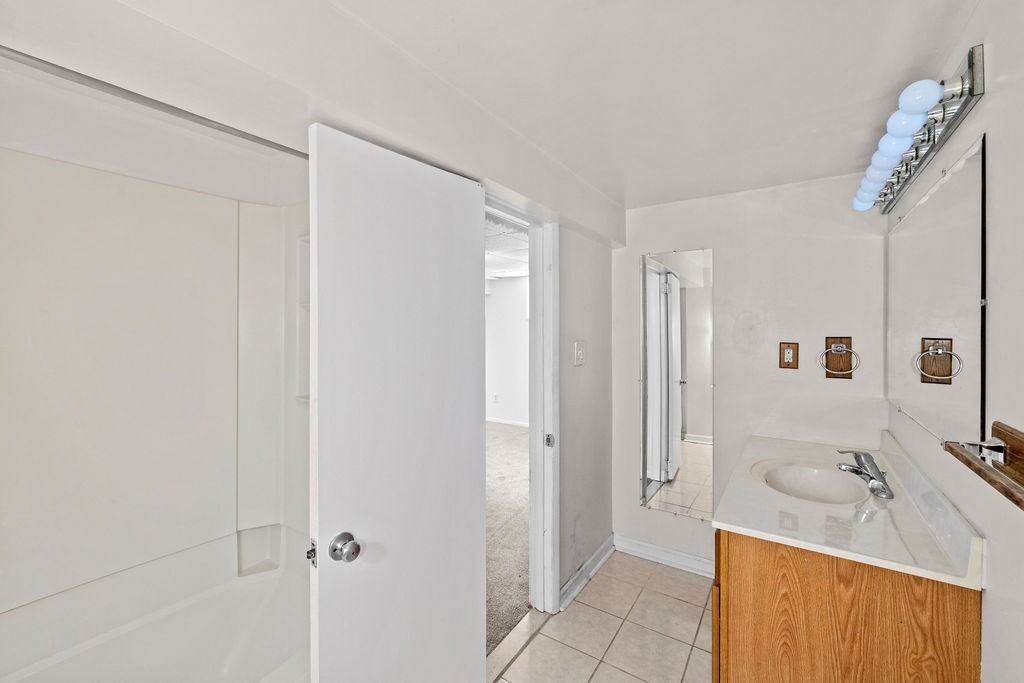 1207 Brooke Dr - Photo 3 of 15