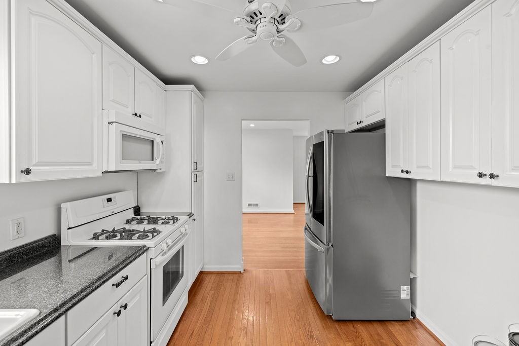 1207 Brooke Dr - Photo 6 of 15