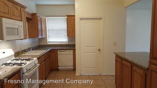 140 N Fulton St - Photo 3 of 20
