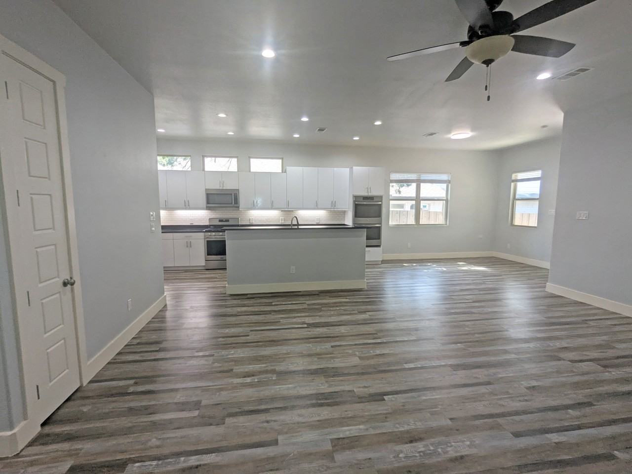 1823 Newport Ave #NA - Photo 5 of 18