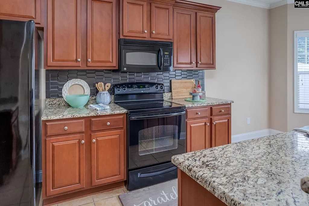 5 Braiden Manor Rd #5 - Photo 3 of 15