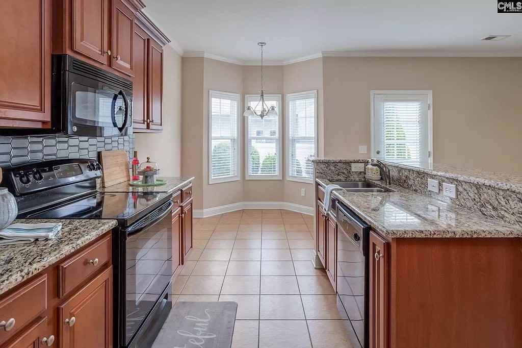 5 Braiden Manor Rd #5 - Photo 4 of 15