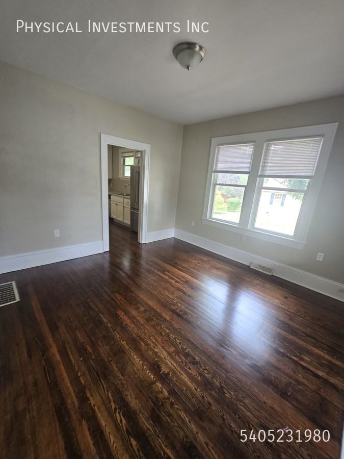 1547 Riverdale Rd Se - Photo 2 of 29