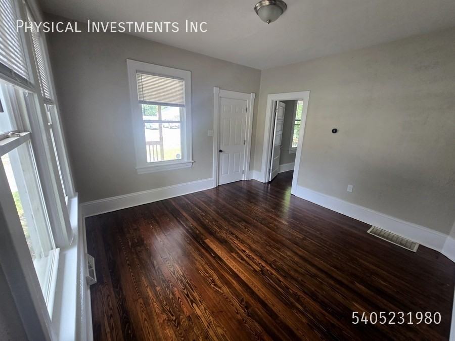1547 Riverdale Rd Se - Photo 3 of 29