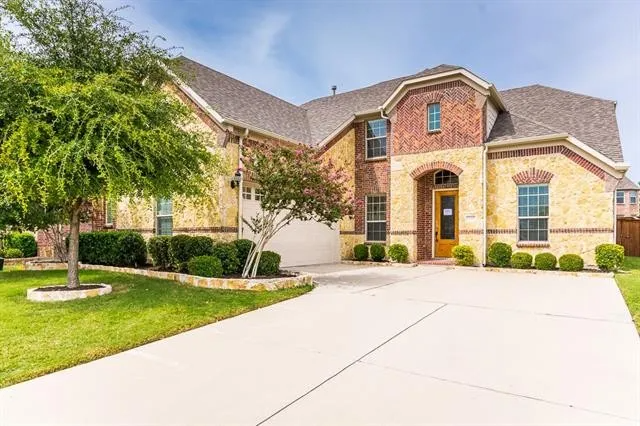 1018 Blanco Dr - Photo 2 of 20