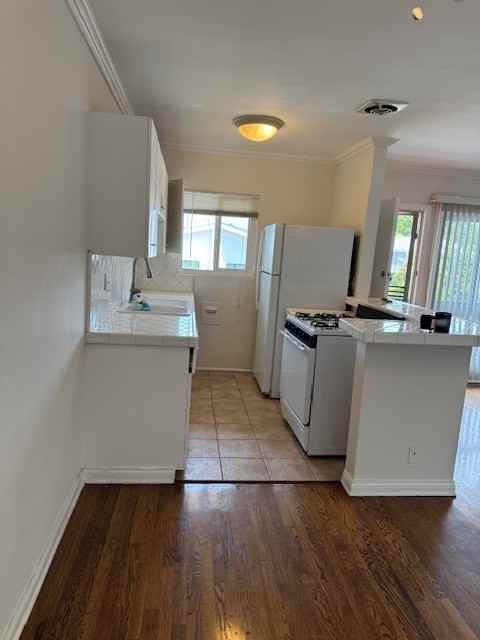 1229 North Spaulding Avenue - Photo 3 of 28