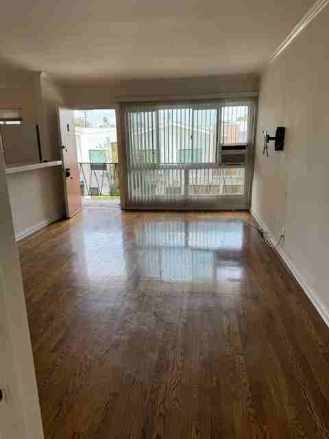 1229 North Spaulding Avenue - Photo 5 of 28