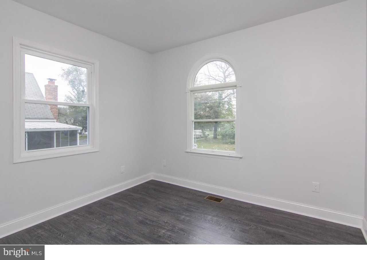 1122 Second Avenue - Photo 2 of 7