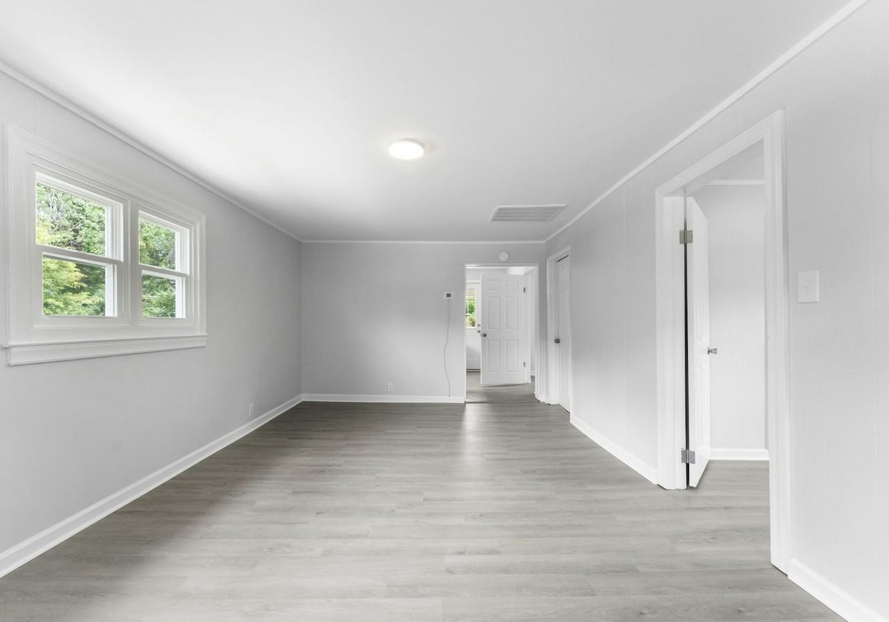 901 Skyland St - Photo 2 of 13