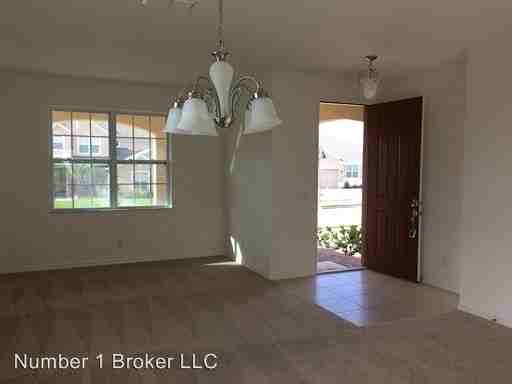 915 Cavan Dr - Photo 3 of 17