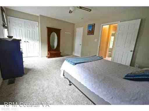 11 Colonial Pl - Photo 3 of 20