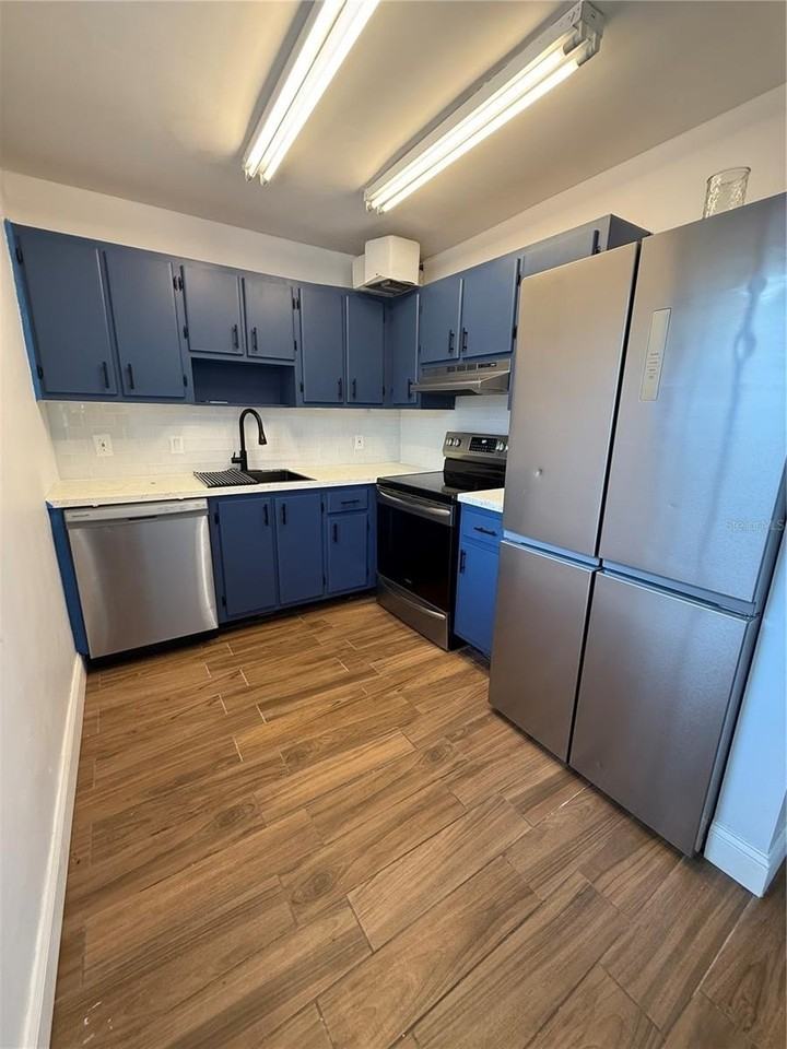 2329 Oak Park Way #204 - Photo 3 of 10