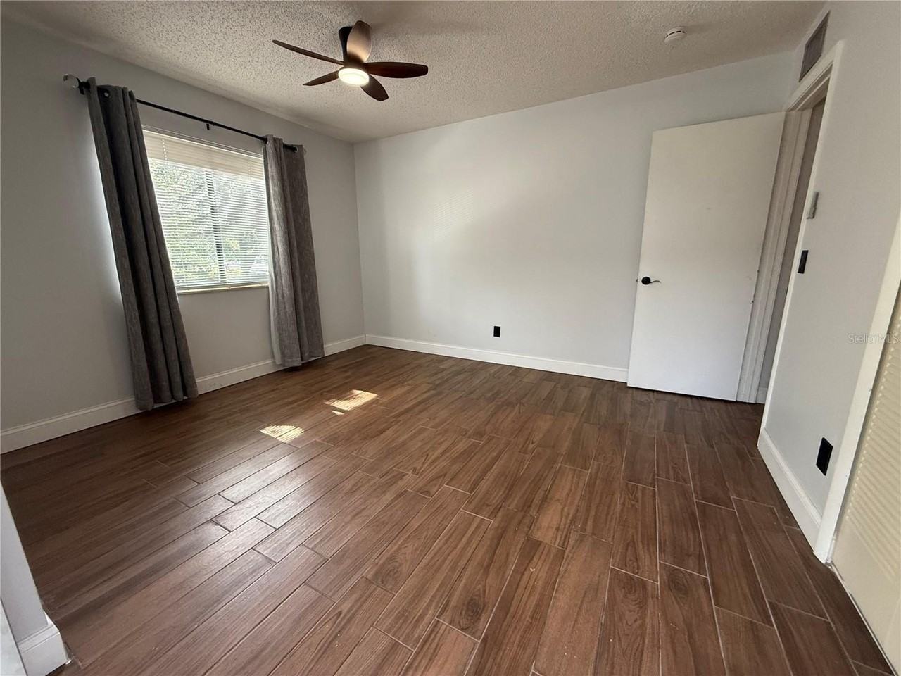 2329 Oak Park Way #204 - Photo 7 of 10