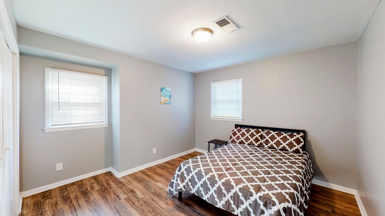 Linden Garden Dr - Photo 7 of 8