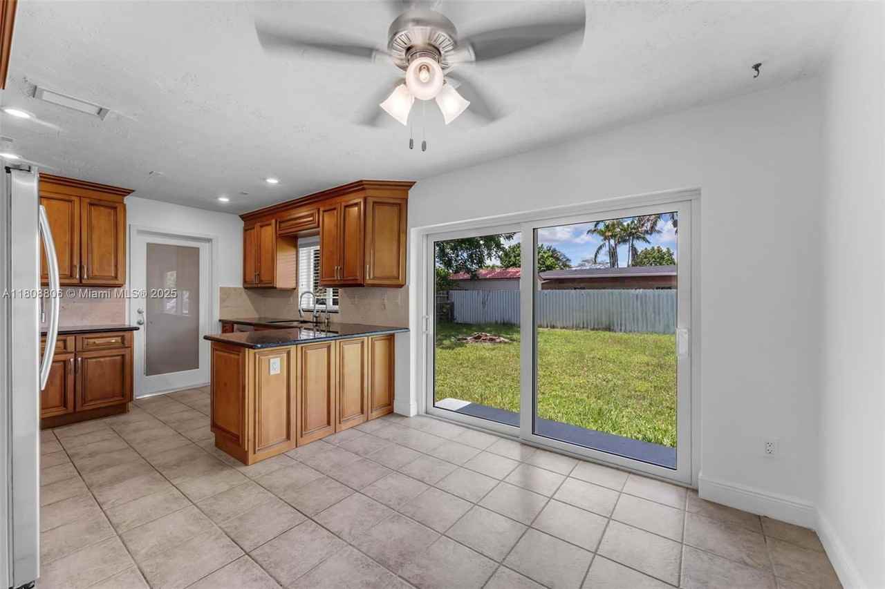 12520 Sw 106th St - Photo 3 of 6