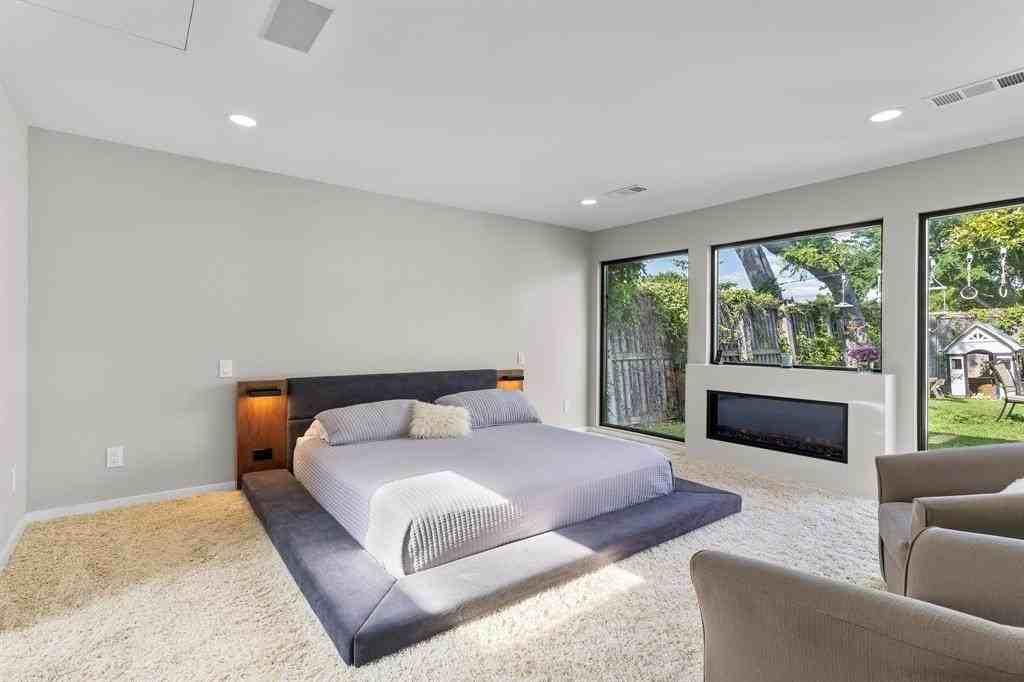 16831 Thomas Chapel Dr - Photo 2 of 18