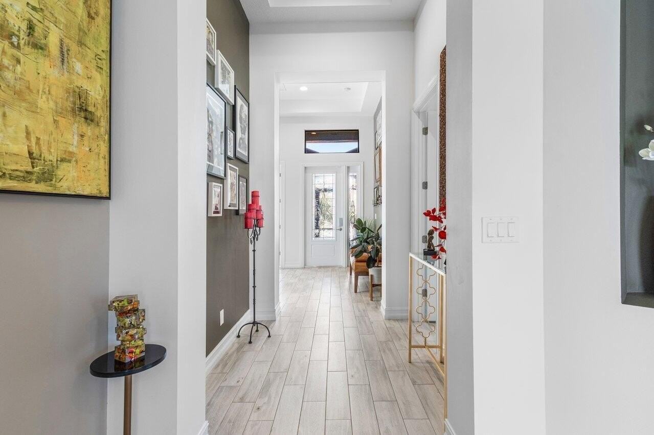 11856 Leon Cir N - Photo 6 of 44