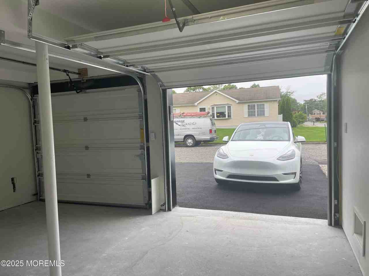 801 Clairmore Ave - Photo 3 of 15