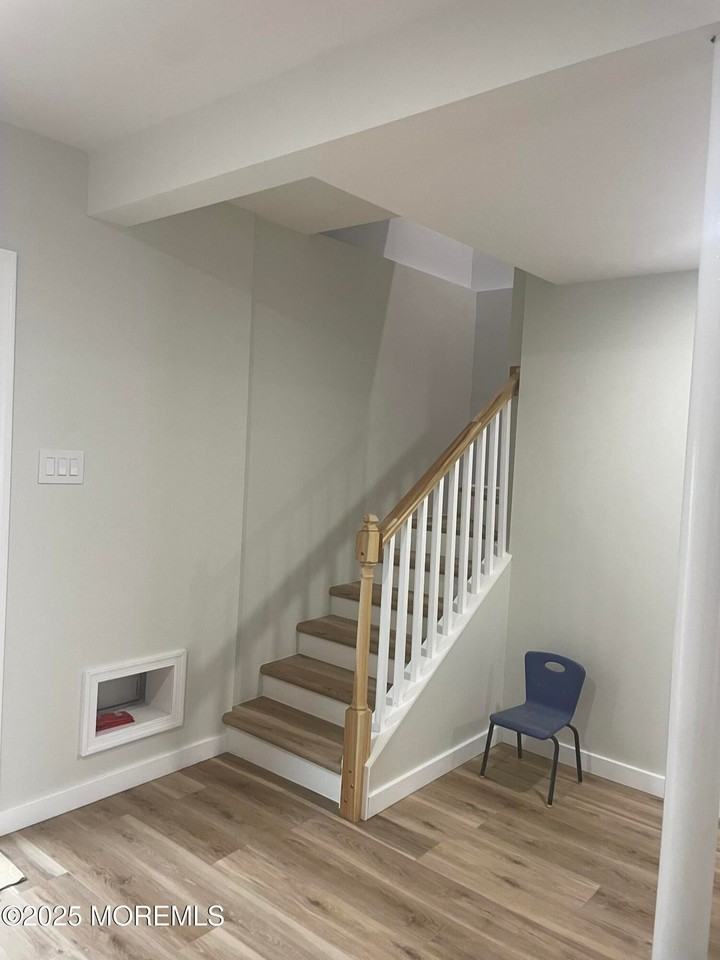 801 Clairmore Ave - Photo 5 of 15