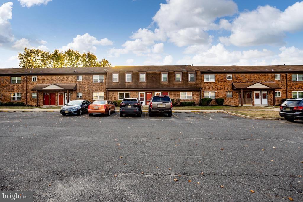 823 Henri Ct - Photo 3 of 19