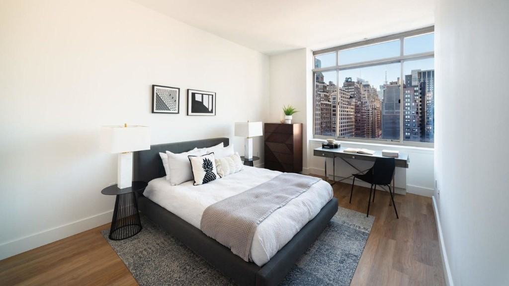 260 W 26th St #6I - Photo 2 of 4